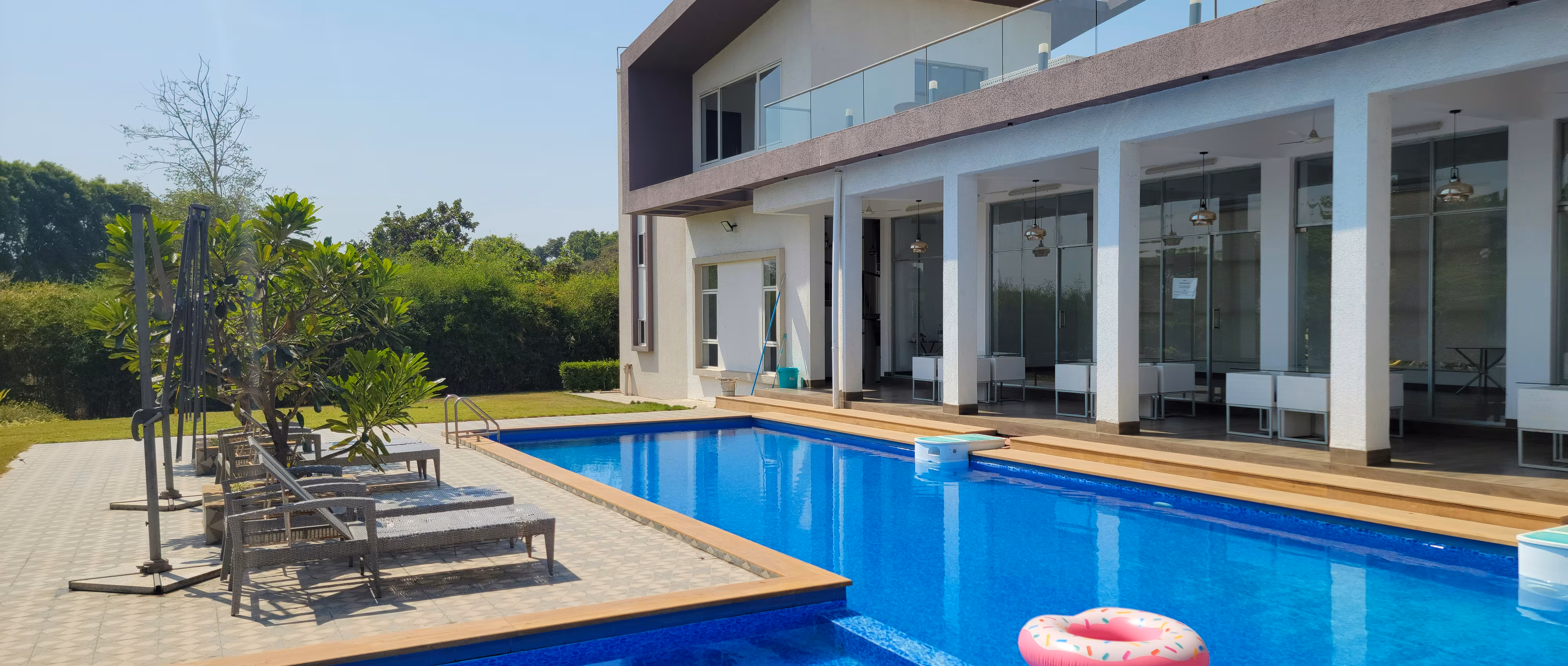 Luxury Pool and Outdoor Entertaining Design